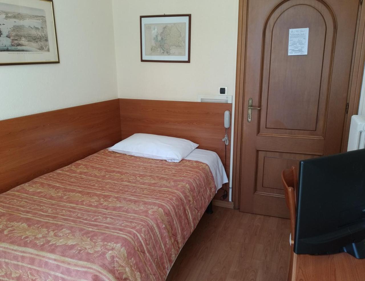 Hotel Lucciola Bordighera Exterior foto